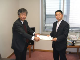 事業仕分け案に対する緊急提言を実施しました 中核市市長会 事業仕分け案に対する緊急提言を実施しました 中核市市長会