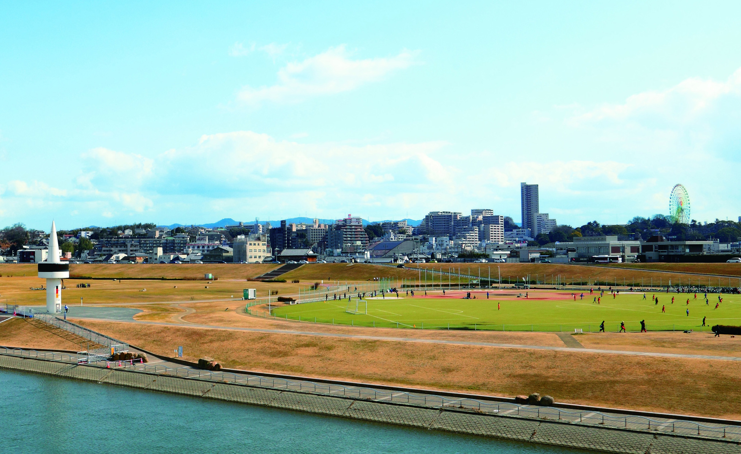 枚方大橋から見た枚方市(中核市市長会へ提供）.jpg