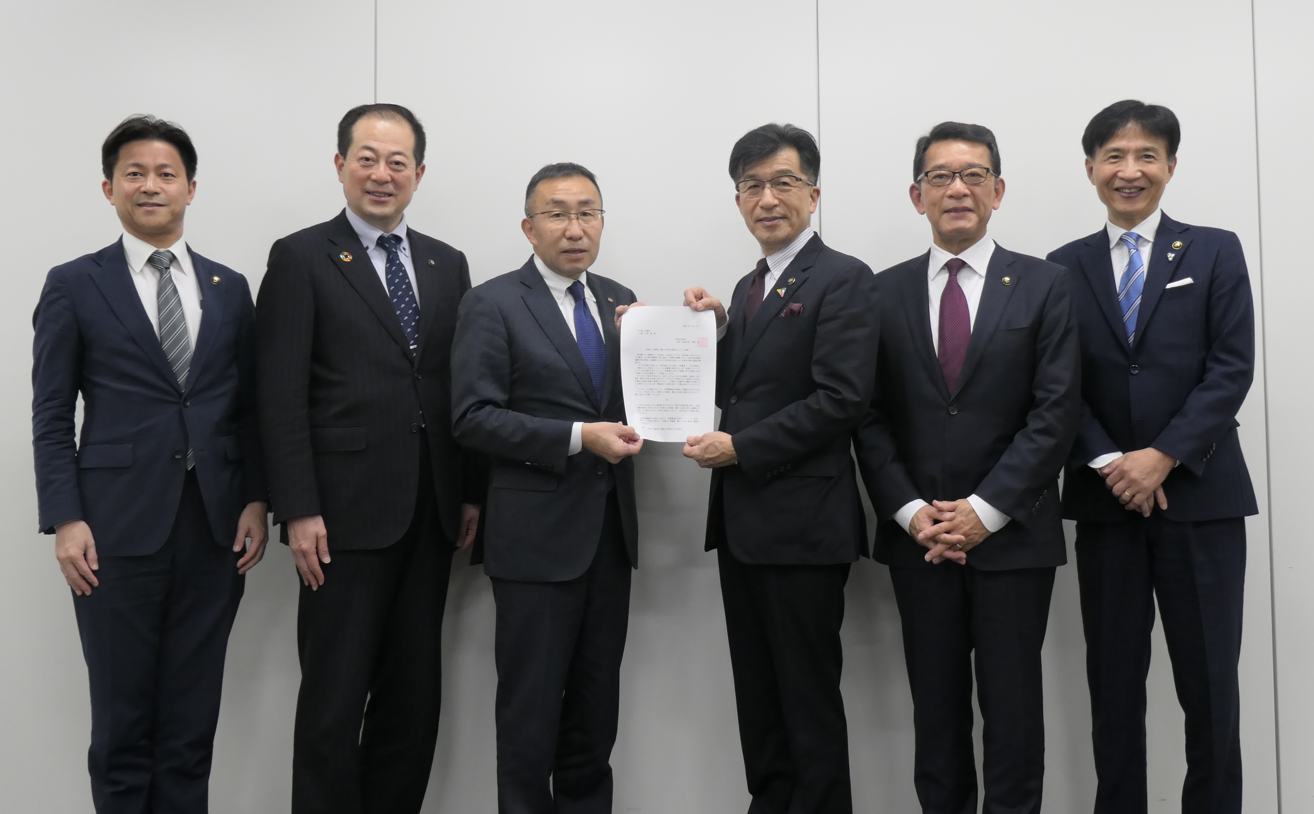 日本商工会議所手交